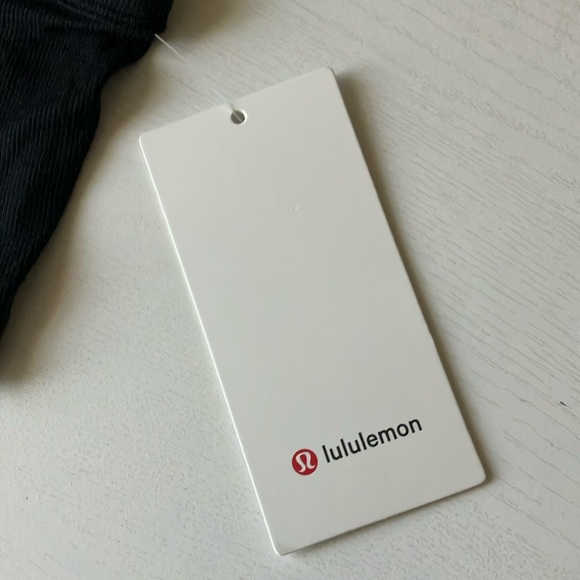 Lululemon Hold Tight Cropped Crop Tank Top Black (Size 8) NWT - Picture 6 of 9